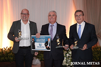 1° Prêmio Leopoldo Schmalz é entregue à empresário destaque do ano.