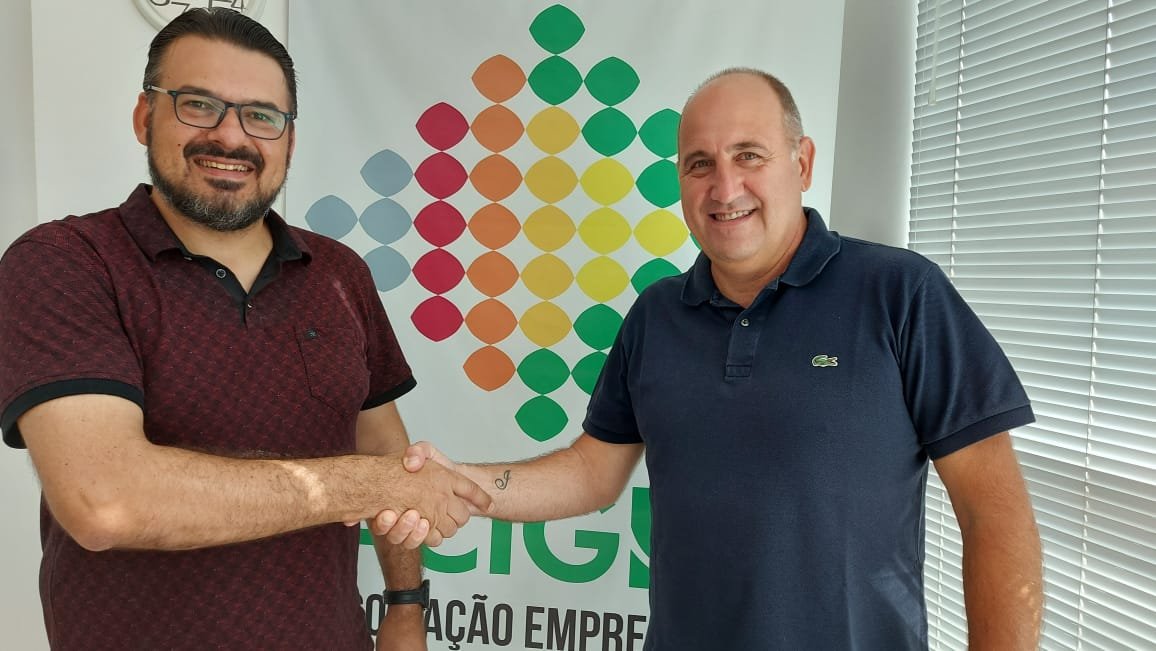 Nelson Bornhausen deixa presidência da Acig
