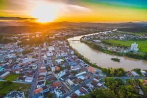 As vantagens e os cuidados de se investir na compra de terrenos